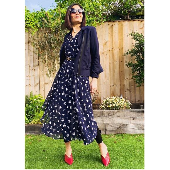 Cabi Sheer Dream Midi Dress Chiffon Lined Size 4 Navy Floral Asymmetrical New - Picture 2 of 8